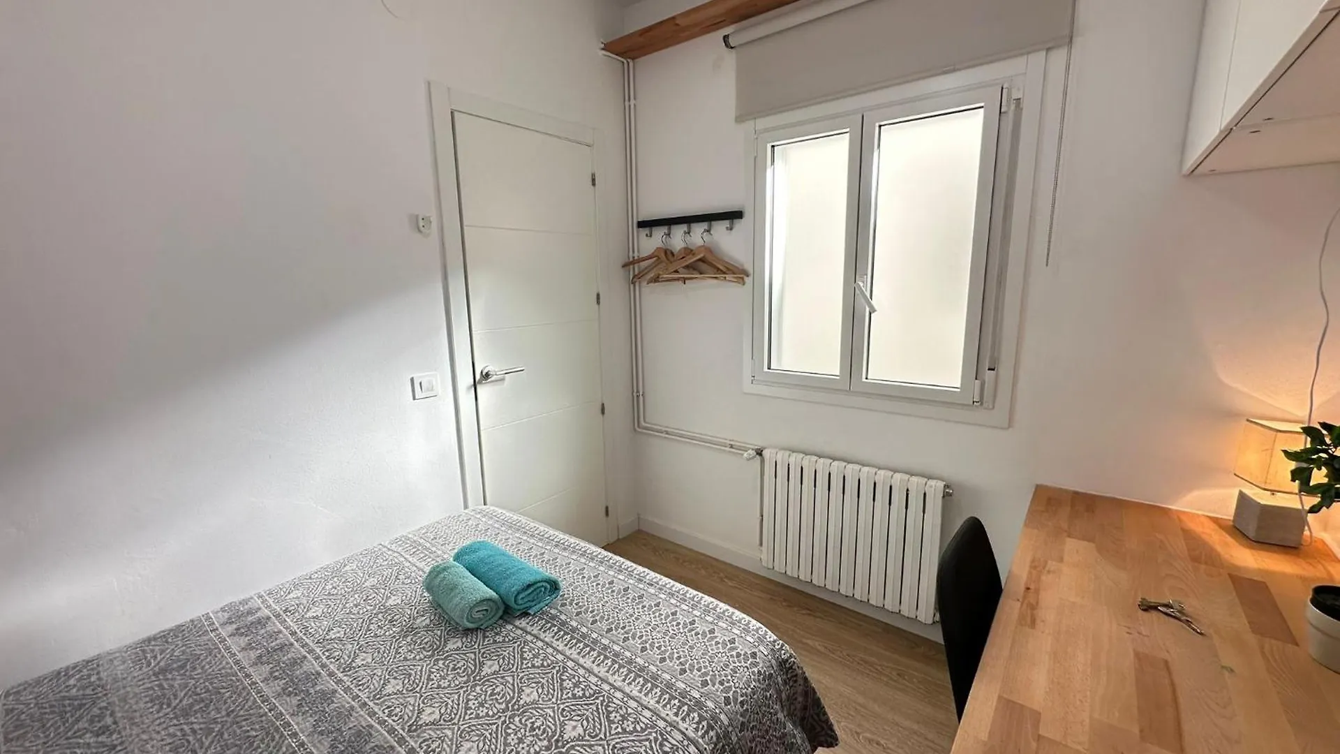 Bed & Breakfast Alojamiento Parrales Barcelona