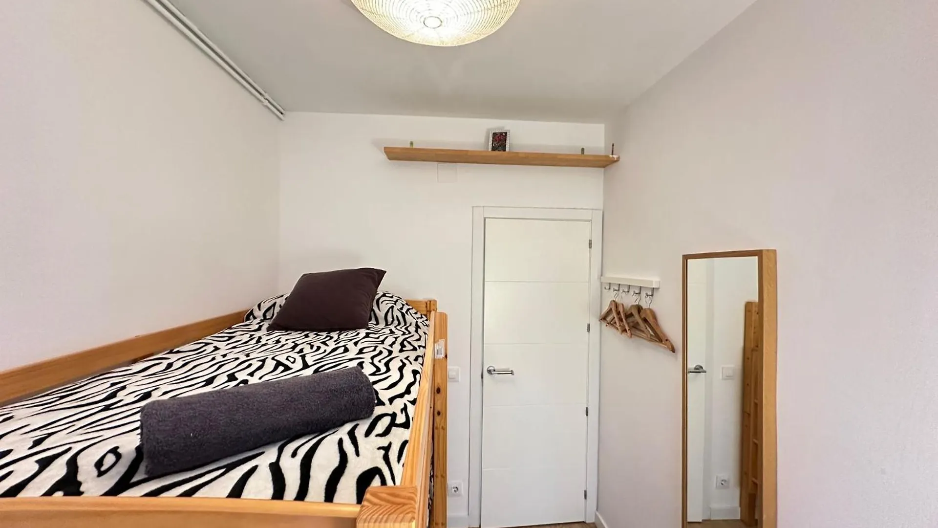 Alojamiento Parrales Barcelona Bed & Breakfast