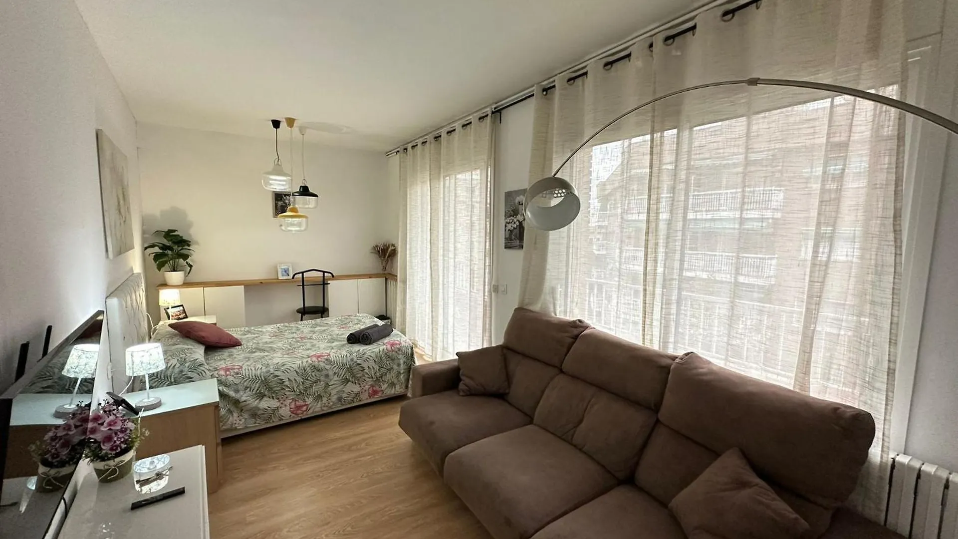 Alojamiento Parrales Barcelona 0*,  Spain