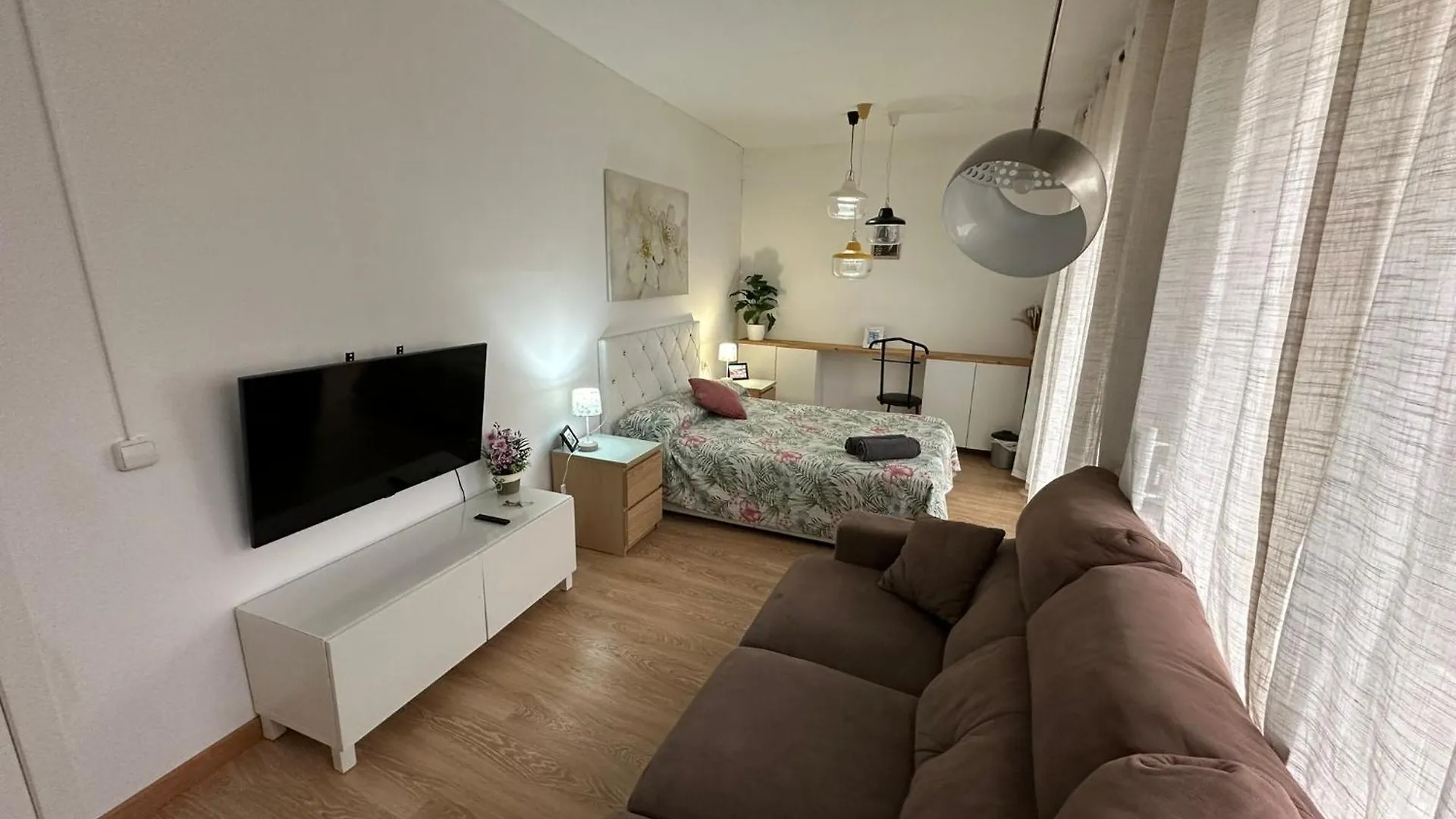 Bed & Breakfast Alojamiento Parrales Barcelona