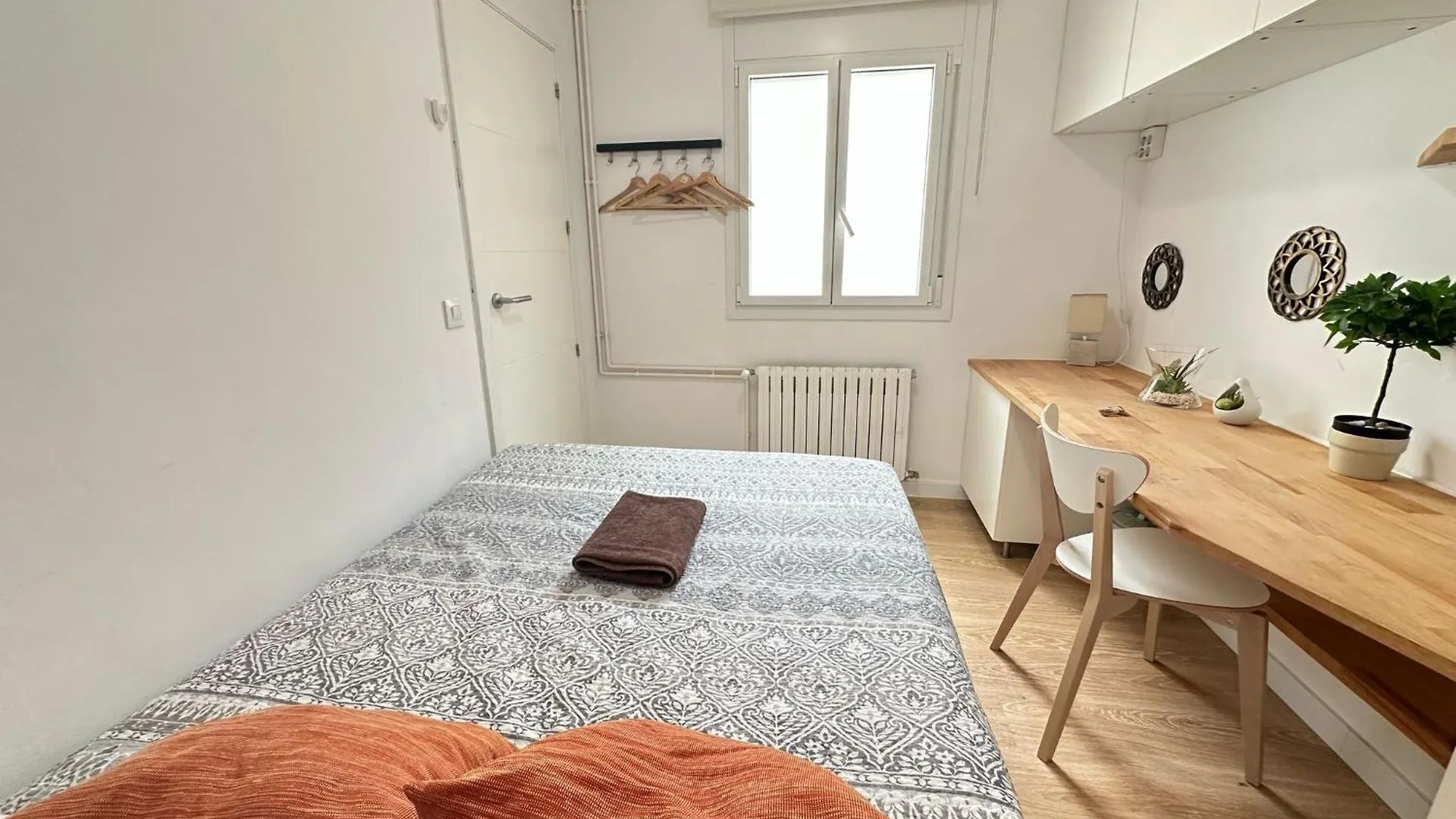 Bed & Breakfast Alojamiento Parrales Barcelona