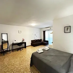  Bed & Breakfast Sepulveda