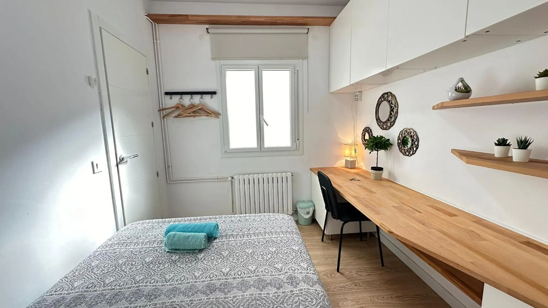 Bed & Breakfast Alojamiento Parrales Barcelona