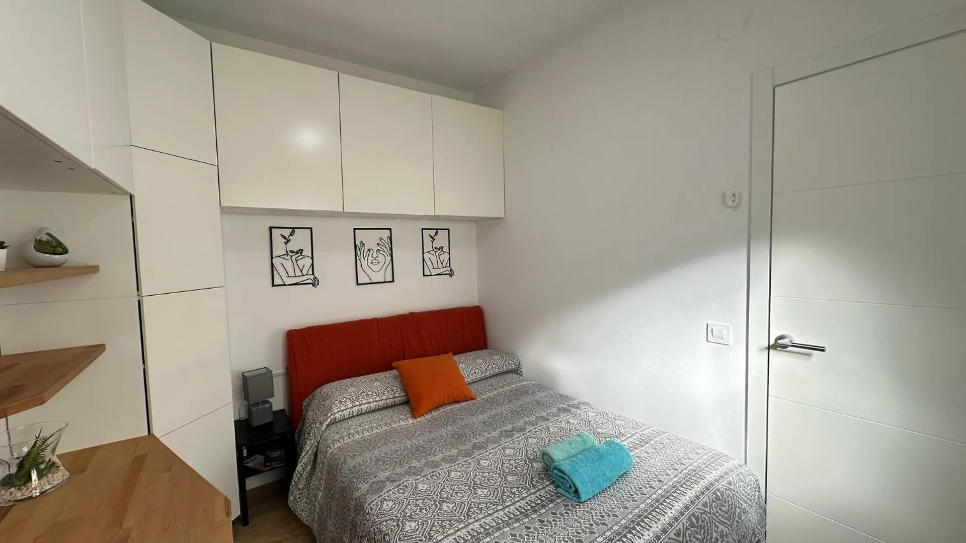 Bed & Breakfast Alojamiento Parrales Barcelona