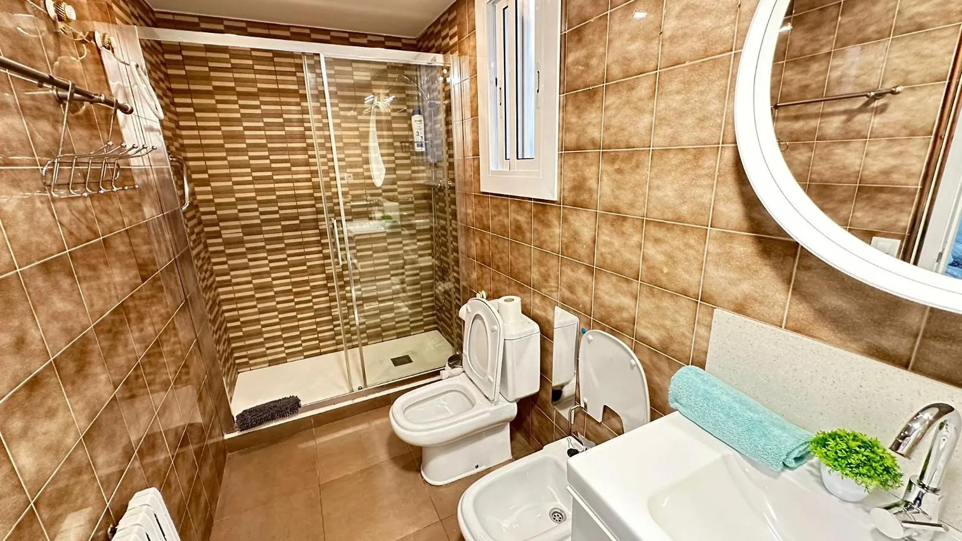Alojamiento Parrales Barcelona Bed & Breakfast