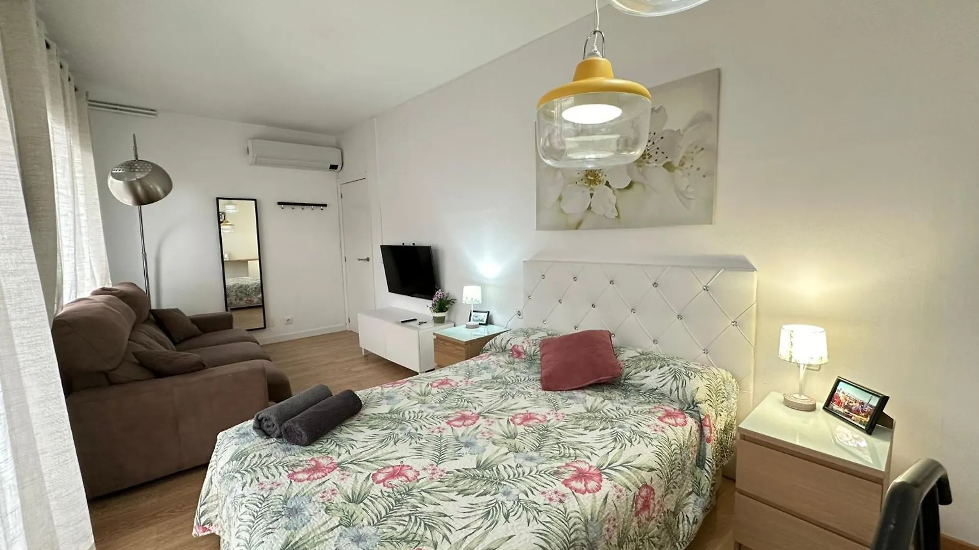 Bed & Breakfast Alojamiento Parrales Barcelona Spain
