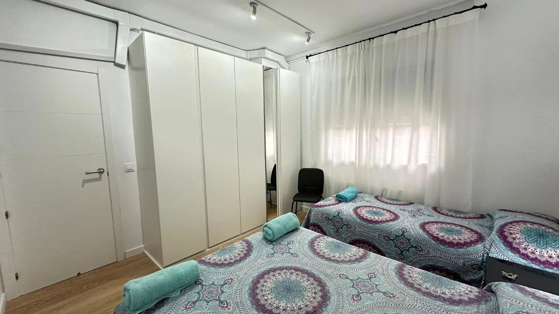 Bed & Breakfast Alojamiento Parrales Barcelona